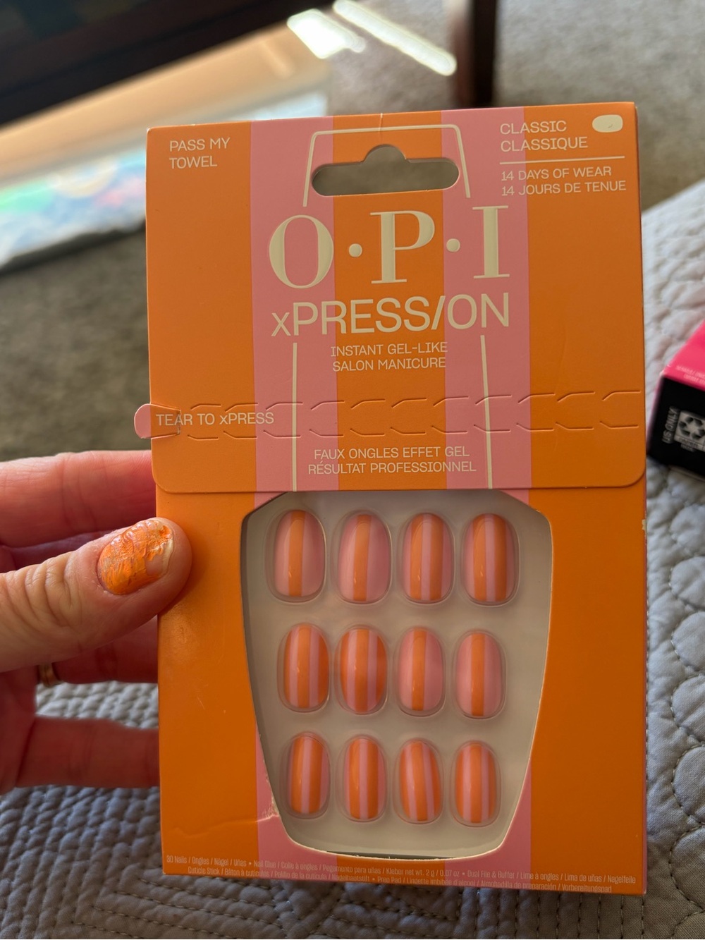 OPI xPRESS/ON Press-On Nails Classic
Shape and Length in PASS MY TOWEL NIB
